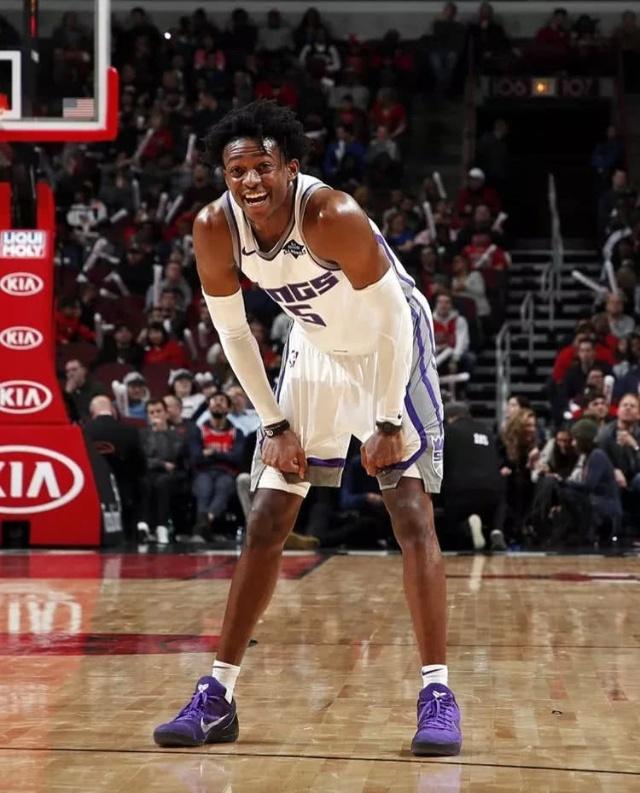 前NV自由人转战WBG后状态下滑引热议（前NV自由人加盟WBG后表现下滑引发热议）