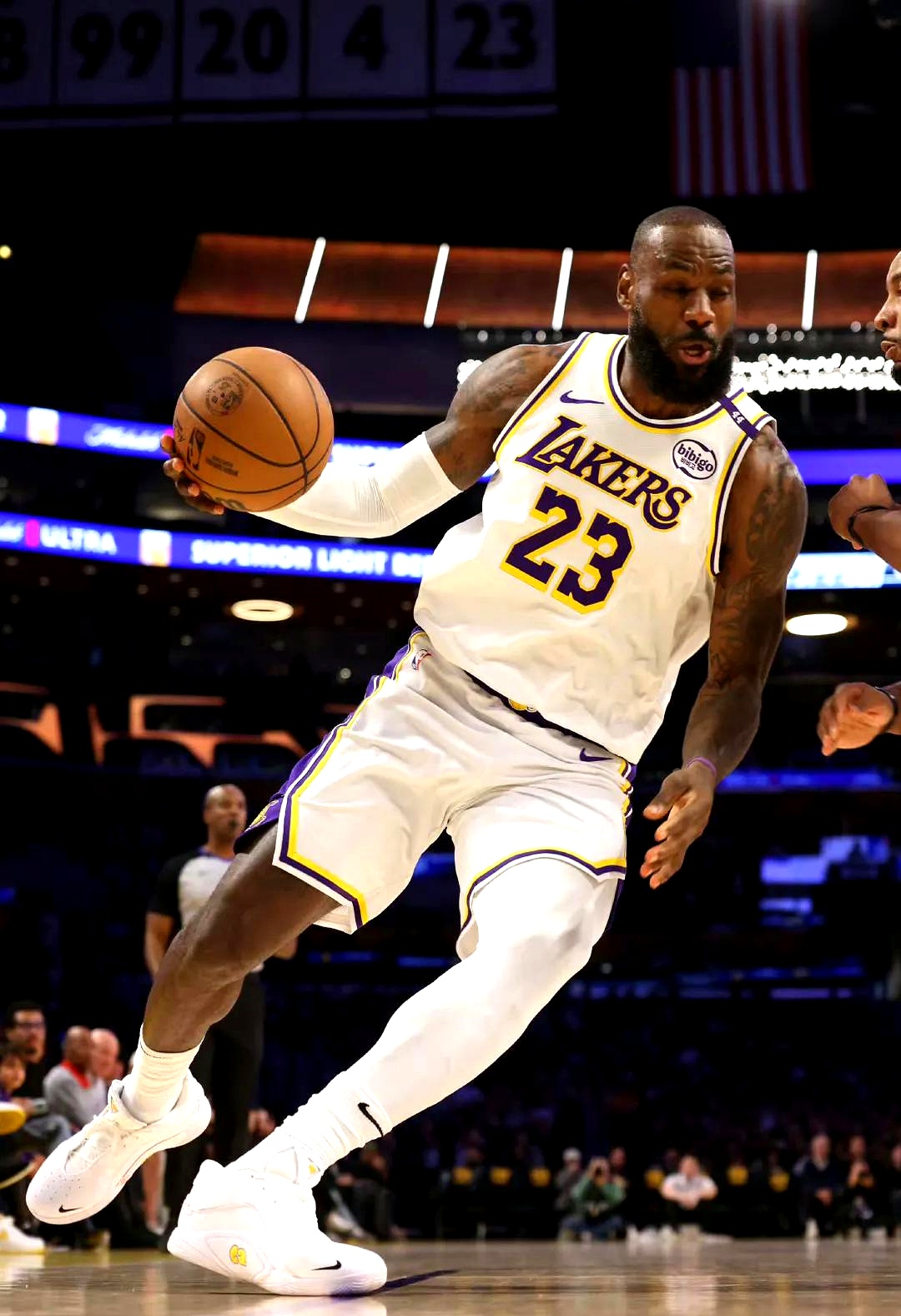 马丁内斯：C罗被罚下主要因为他太有激情；我们必须自我批评（马丁内斯：C罗染红更多因情绪过旺，我们必须自我反省）