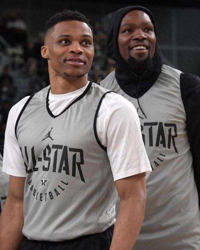 玉昆外援奥斯卡在老家开车时车辆突然起火，好在人没事（玉昆外援奥斯卡老家驾车突发起火，所幸人平安无恙）