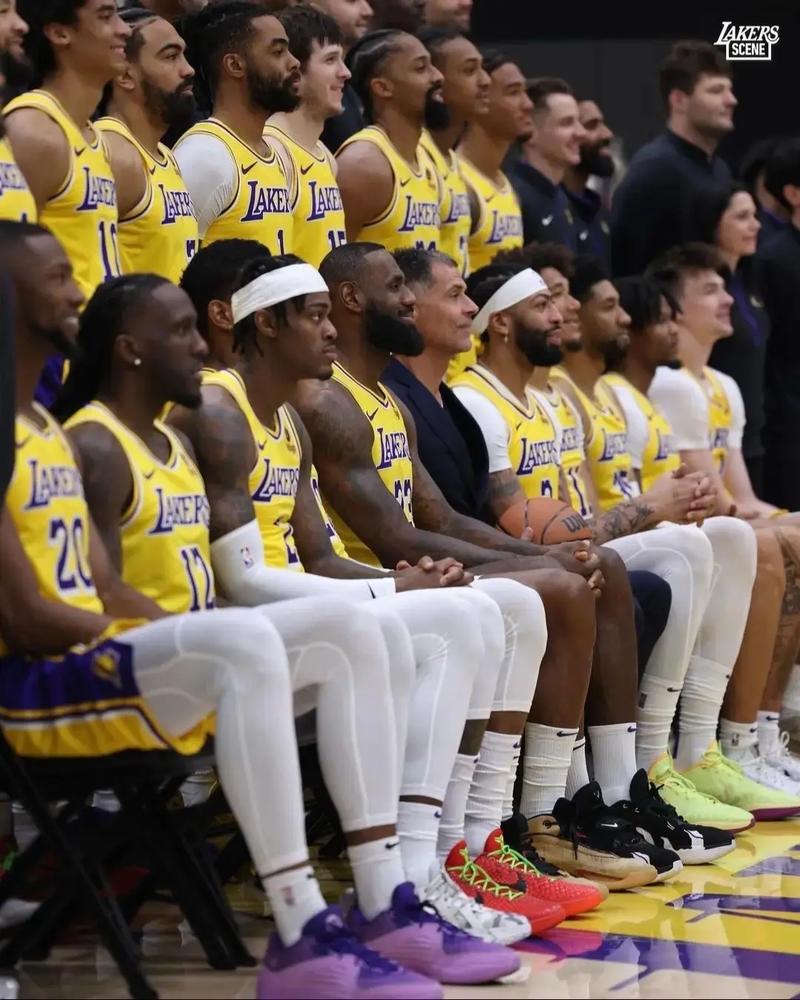 周六西甲裁判安排：科尔德罗将执法巴萨vs奥萨苏纳（西甲周六裁判出炉：科尔德罗执法巴萨对阵奥萨苏纳）