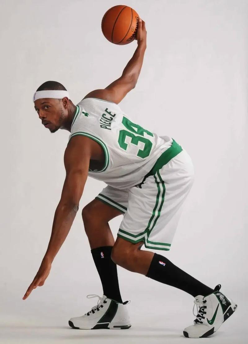 曼城24次对德国球队仅输1场，且23场主场小组赛／联赛阶段不败（曼城对德仅负一场，主场小组赛／联赛阶段已23场不败）